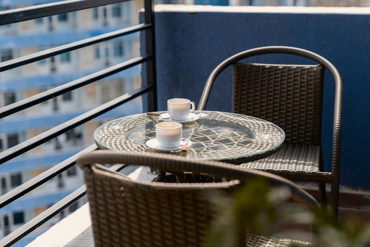Happy Apartments Batumi Luaran gambar
